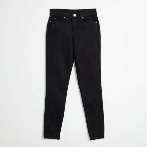 ALESIAS-Denim-ALESIA's Black Skinny Jean is the perfect addition to your denim collection. Made with high-quality denim material, these jeans are designed to provide you with both comfort and style. The black color gives them a sleek and sophisticated look that can be dressed up or down for any occasion. The skinny fit of these jeans is flattering and accentuates your curves in all the right places. The material is stretchy, allowing for a comfortable and flexible fit that moves with you throughout the day.